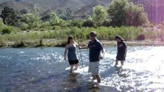 preview picture of video '2010-01-01 Valle del Elqui - Mojandos las patitas en el río'