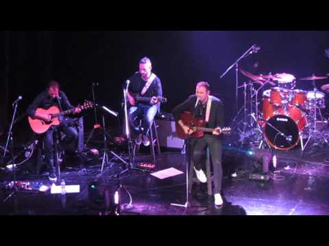 SANTIAGO CRUZ/ PIES DE DUENDE FRAGIL/ (Adriana Camaño)