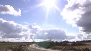 Tur aiz mākoņiem ir saule ...