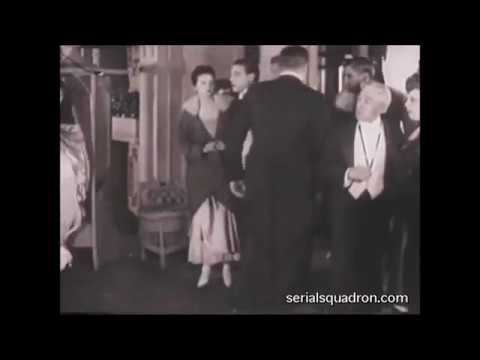 El debut de Rodolfo Valentino en "Patria" (1917) (Rudolph Valentino fisrt ppearance)