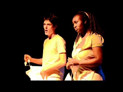 Trecho do espetáculo Forfé Canta Lilás, com o Grupo Forfé