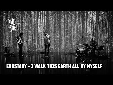 Video thumbnail for I walk this earth all by myself - REEPERBAHN FESTIVAL COLLIDE