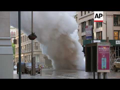 Massive Steam Leak Closes Streets In NYC