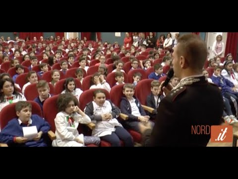 CYBERBULLISMO E INSIDIE DI INTERNET, GLI ALUNNI DEL PRIMO CIRCOLO DIDATTICO DI GIUGLIANO A LEZIONE DAI CARABINIERI. GUARDA IL VIDEO