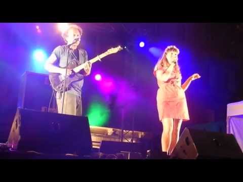 Luce et Mathieu Boogaerts - Polka (Live)