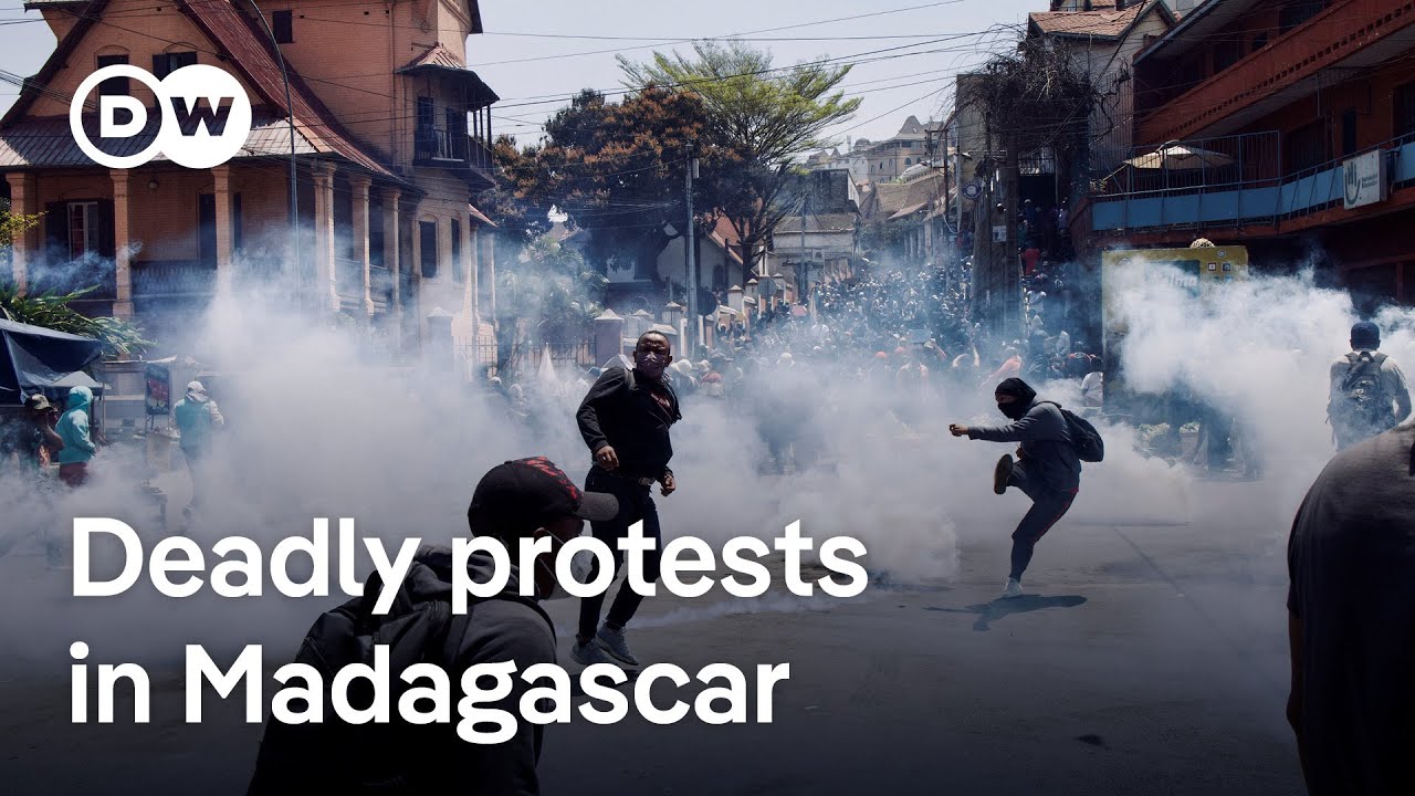 Madagascar extends curfew after violent protests | DW News
