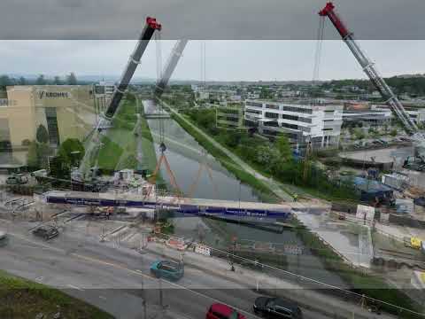 Brückenhub über die Mangfall.