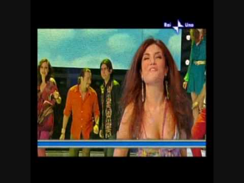 Marco Stabile Sigla Domenica In con Claudia Paganelli e i Ragazzi dell'Arcobaleno Rai Uno