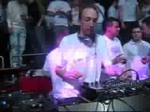 Bitte ein Beat! - Charly Lownoise & Deaz D