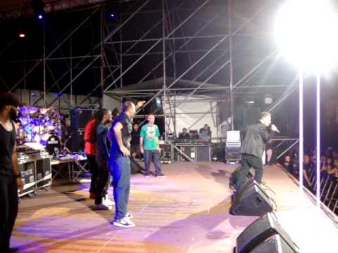 Sud Sound System. Tok..live 2011