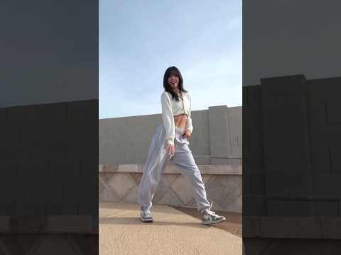 ‘Wop x Untouchable’ TikTok Dance Challenge | Karina Balcerzak