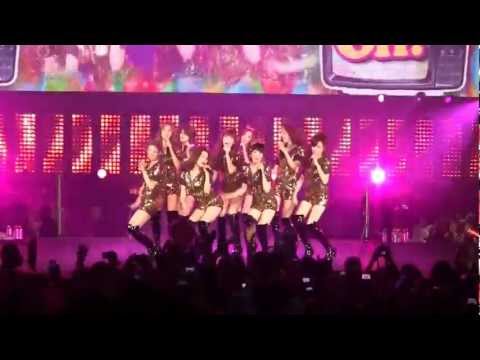 110611 Girls Generation SNSD   Oh SMTown Live Concert Paris 2 00 01 40 00 03 01