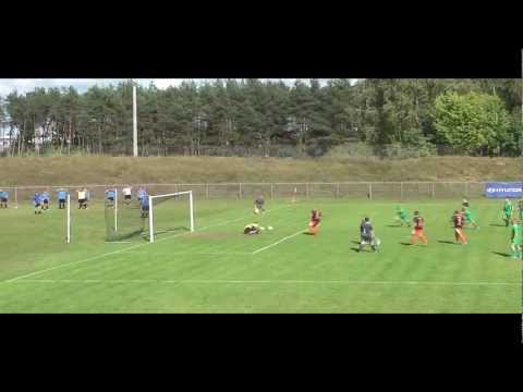 Kartofliska.pl: Hutnik Warszawa - Marcovia II Marki 10:0 Mariusz Szymaniak wykonuje rzut karny