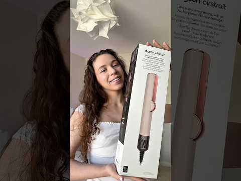 Dyson Airstrait straightener (Ceramic Pink/Rose Gold) @dyson  #dyson #dysonairstrait