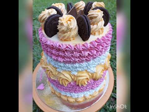 Two tier cake decoration