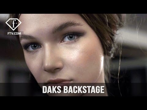 London F/W 17-18 - Daks Backstage | FashionTV