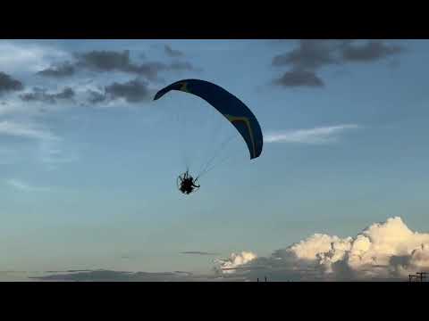 Decolagem Alpina de Paramotor