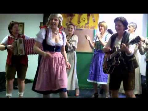 Die jungen Rodltaler (innen) LIVE beim Frauenfasching 2012