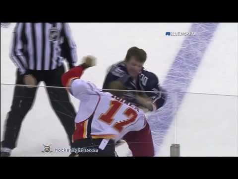 Jarome Iginla vs Derek Dorsett