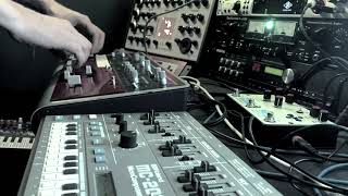 Video thumbnail for [Gear Demo] Vestax Faderboard sampling Roland MC202 by repeatle