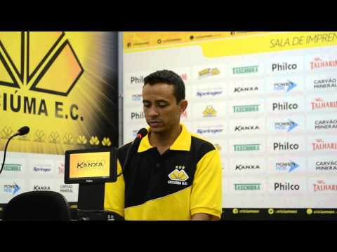 Danilo Tarracha dá dicas para os mais novos do elenco