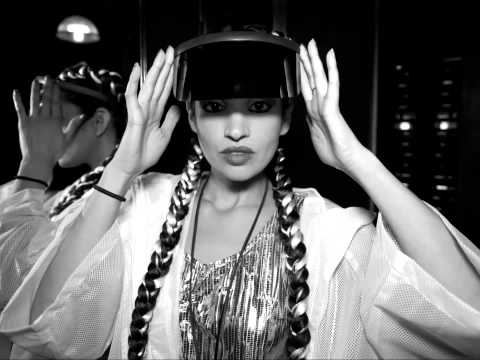 Alo Wala - The Coconut Song feat Brooklyn Shanti