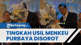 Tingkah Usil Menkeu Purbaya jadi Sorotan, Tutupi Muka Orang Lain Pakai Buket Bunga