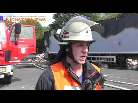 A66 bei Schlüchtern - Sattelauflieger von Mülltransporter fängt auf Autobahn Feuer