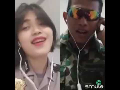 Polwan cantik VS MARINIR Menyanyikan lagu batak (Bunga ni Holong)