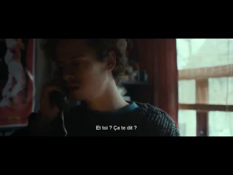 Belgica- Sers lui une bière !