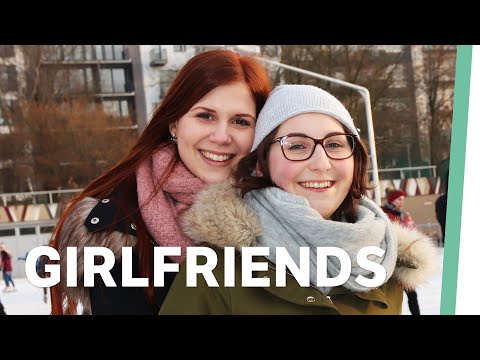 Erste lesbische Beziehung 👩‍❤️‍👩 ⎥Auf Klo