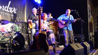 Sara Storer has guest singer  at the the long yard hotel 2014