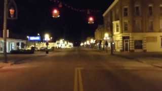 preview picture of video 'Oak Harbor, Ohio stroll through downtown at night'