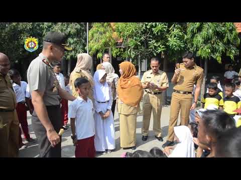 Bupati Kendal melakukan kunjungan ke SD 3 Nolokerto Kaliwungu