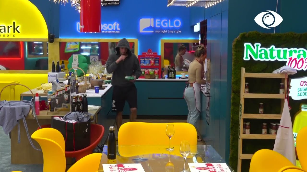 Olta përmbush kushtin e Vëllait të Madh, nis larjen e enëve pas festës