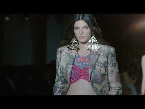 Lola Nicon for Etro SS 2022 Milan Fashion Week september 23, 2021