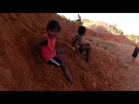 MABU BURU LIFESTYLE EPISODE 6 - The kids have a "flip session" to help pass the time.