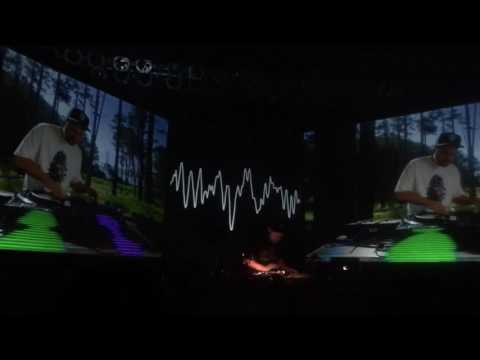 DJ Shadow - "The Sideshow" live at The TLA, Philadelphia 10/10/16