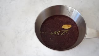 Rödvinssås - Recept på en klassiker med kalvfond