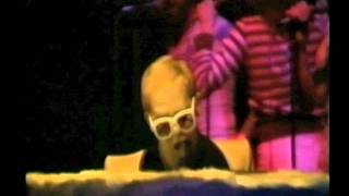 Elton John - Grow Some Funk Of Your Own (1976) Live at Earl&#39;s Court, London
