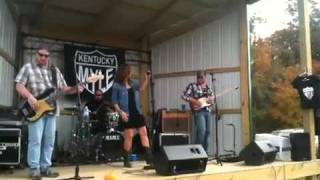 Kentucky Myle performs at Kinman Farm