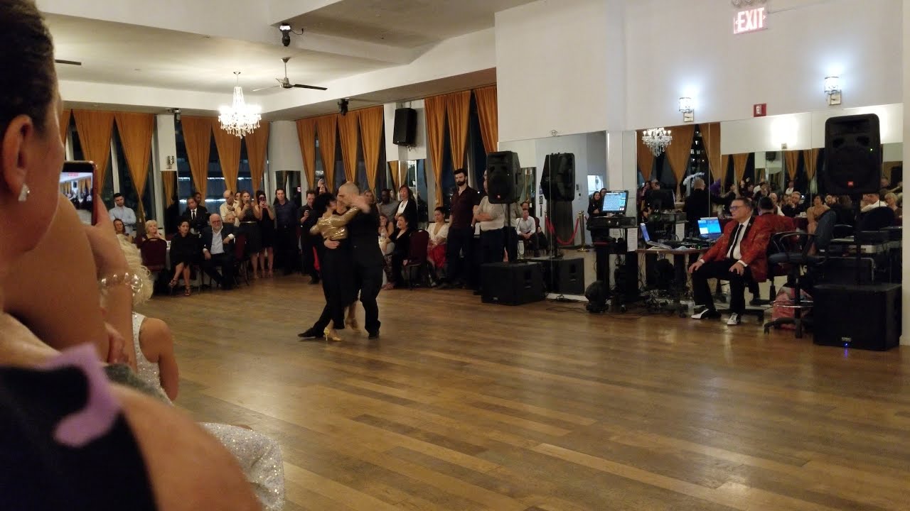 Argentine tango: Guillermina Quiroga & Mariano Logiudice- La Cumparsita