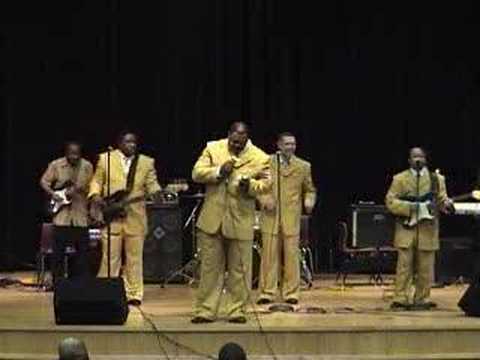 Lil Blair and the Violinaires "I Can't Refuse"