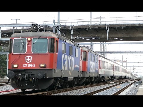 SBB Re 421 392 & 394 with EC 197 in Effretikon [31.3.17]