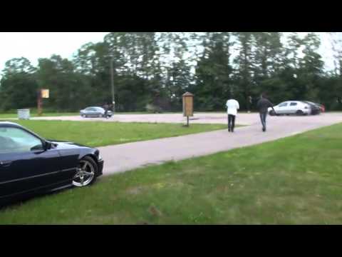 Баба прави могъщ дрифт с BMW