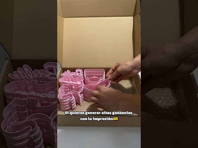 Vídeo relacionado con Juego de 8 moldes para galletas,Juego de Moldes en 3D Plástico Cortadores de Galletas Cristiano Cáliz, Paloma, Cruz, para Comunión Cookie Decoración de Tartas