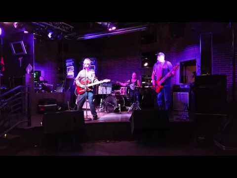 Open Jam covering Suspicious Minds