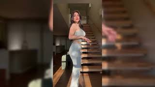 AV女優に向いているほど叡智な恵体の超乳美女！