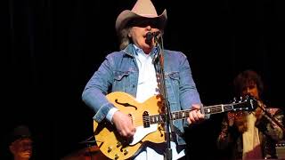 Dwight Yoakam dances and goes COW PUNK with his kickass band!