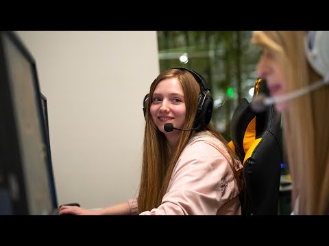 DIG CS:GO Female vs Brain of toddler | ESEA Main